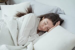 Read more about the article How to Reprogram Your Subconscious Mind While Sleeping: The 3-Step Night Command